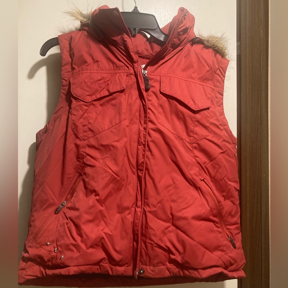 Columbia Cranberry Hooded Vest with faux fur hood